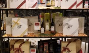 Holiday Wine Gift Box Collections